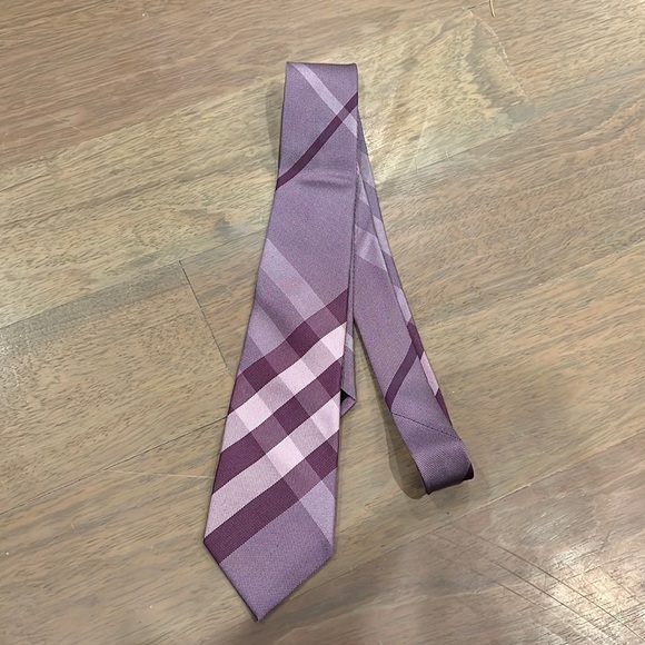 burberry tie - Picture 1 of 2